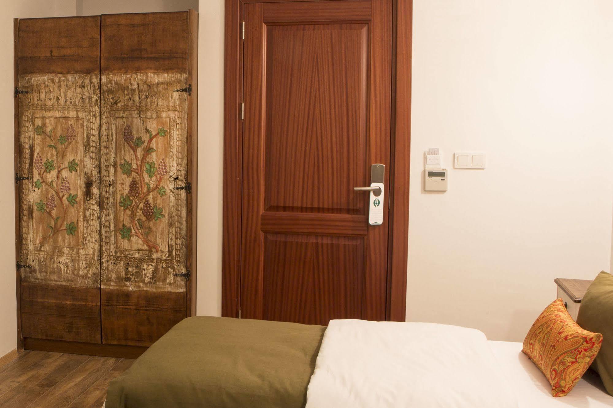 Oriella Hotel Istanboel Buitenkant foto